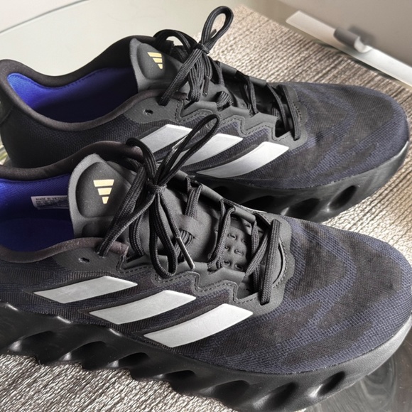 SWITCH FWD RUNNING SHOES - Picture 4 of 4